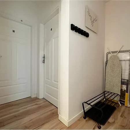 Lambert - Peaceful Retreat, 10 Minutes To Old Town & Seaside Gdańsk