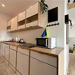 Lambert - Peaceful Retreat, 10 Minutes To Old Town & Seaside בית אירוח *