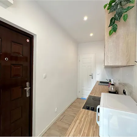 Homestay Lambert - Peaceful Retreat, 10 Minutes To Old Town & Seaside *