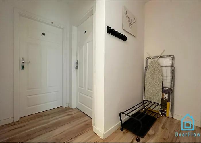 Lambert - Peaceful Retreat, 10 Minutes To Old Town & Seaside Gdańsk